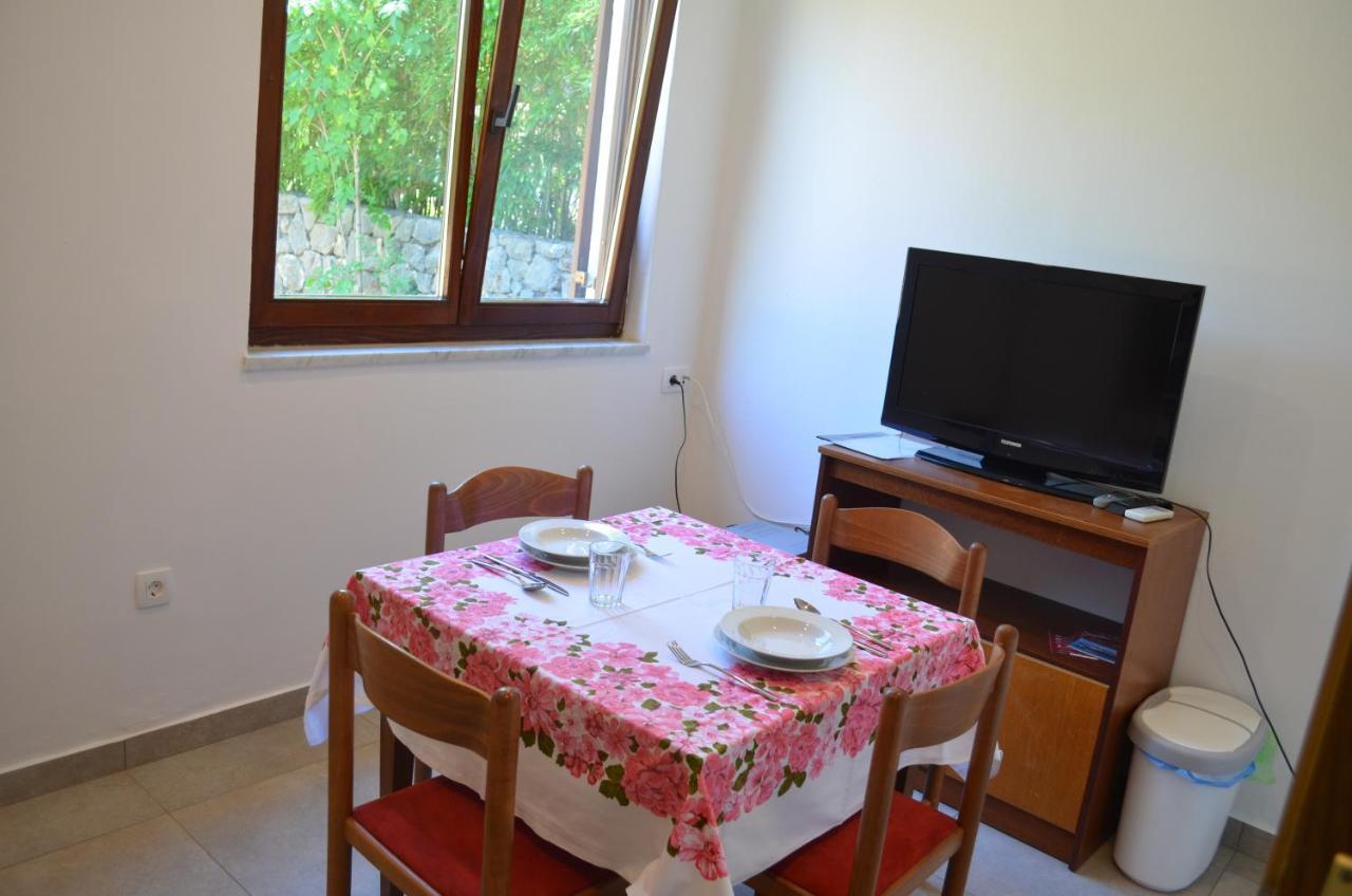 Apartments Mare Malinska Dış mekan fotoğraf