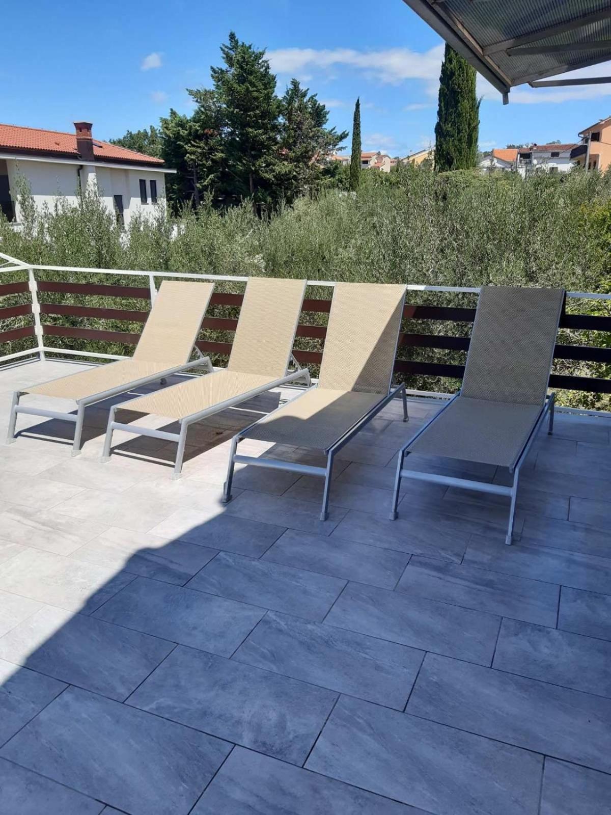 Apartments Mare Malinska Dış mekan fotoğraf
