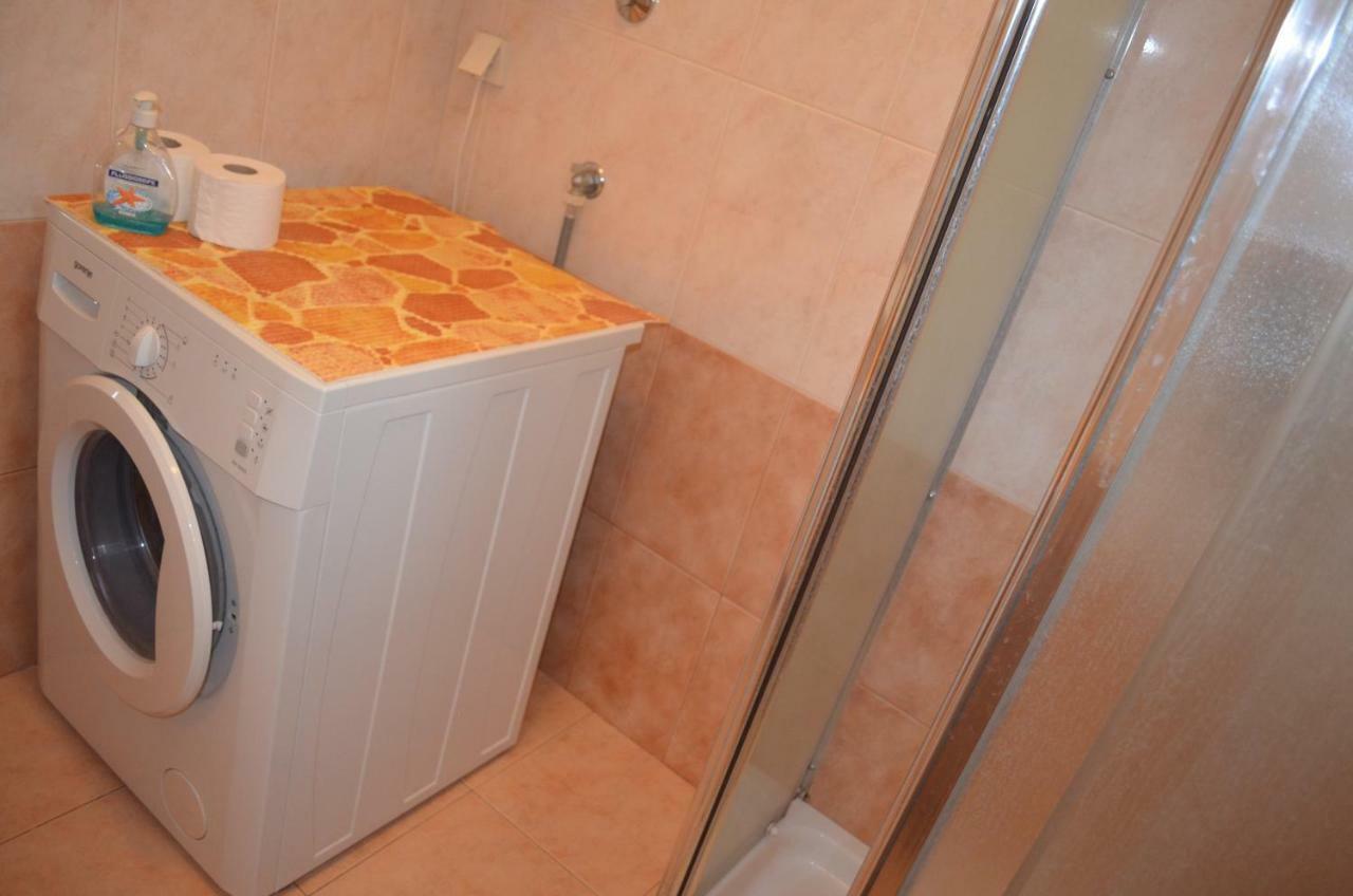 Apartments Mare Malinska Dış mekan fotoğraf